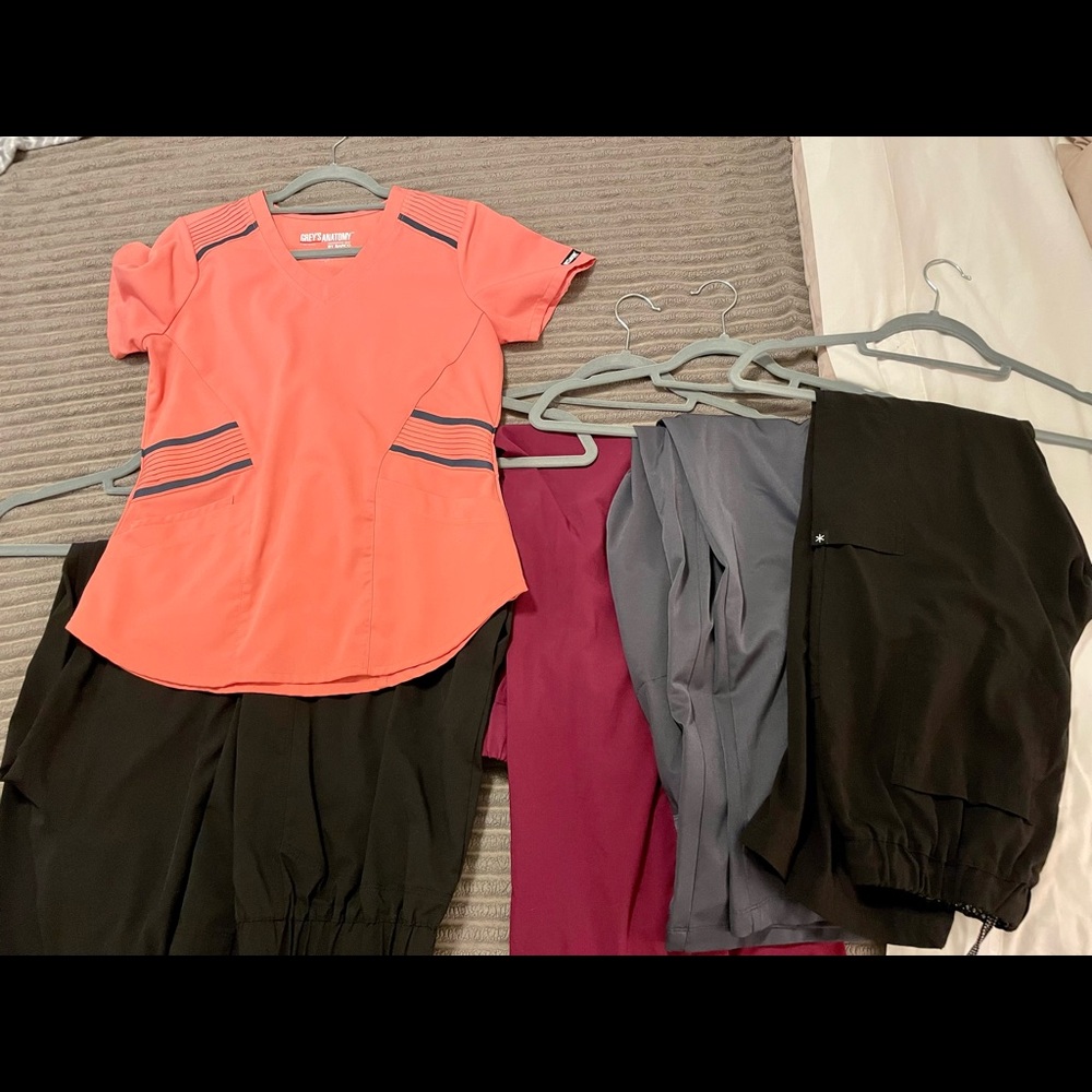 Scrubs set